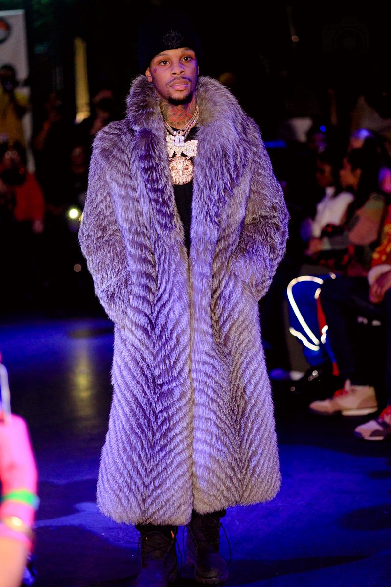 IssaKhari's tweet photo. https://t.co/YII4PnYIFU
#nyfw #issakhari #toosii https://t.co/rQbIxriDJ4