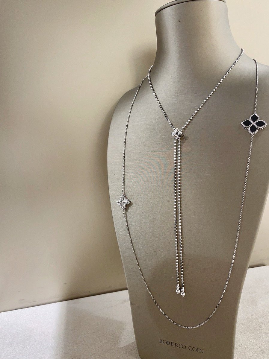 ROBERTOCOIN1996's tweet image. ジップタイプのネックレスはファッションに合わせて好きな長さに調節できるのでとても使いやすいです🕊 

およそ0.7ctほどのハイグレードなダイヤモンドがとても美しく輝きます。　

#robertocoin #ロベルトコイン　#princessdiamond #diamonds