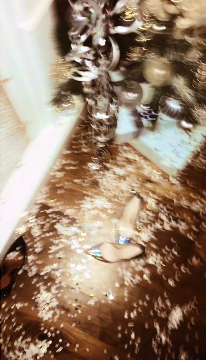 اكتبولي شعوركم تجاه الصوره 👌🏻

هختار ٣ اعمل لتعليقهم تحليل🫢

#شرط () التفاعل)(