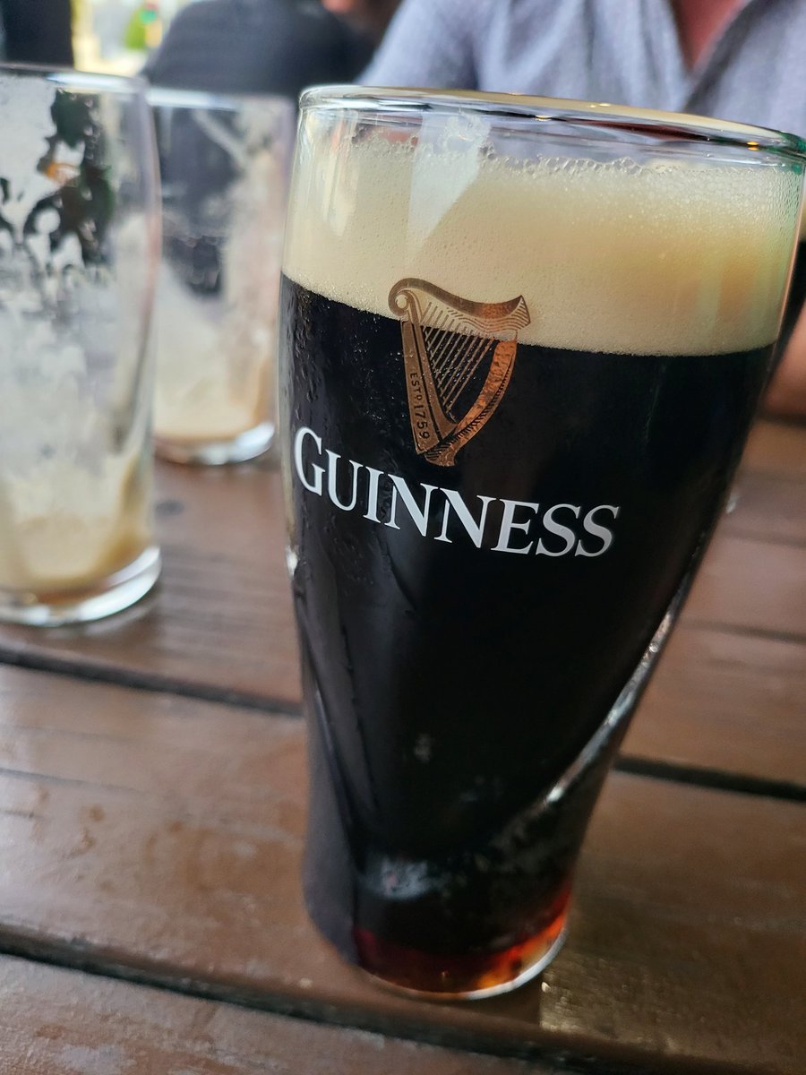 Pandasport's tweet photo. Happy #StPatricksDay2023 you #doolins @sarahandenda @LeePiper2 @rural_roundup https://t.co/U2BZVfrl8d