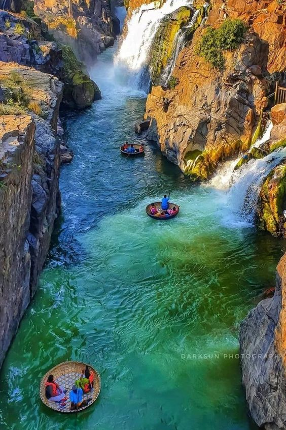 2. Hogenakkal Falls, Tamil Nadu