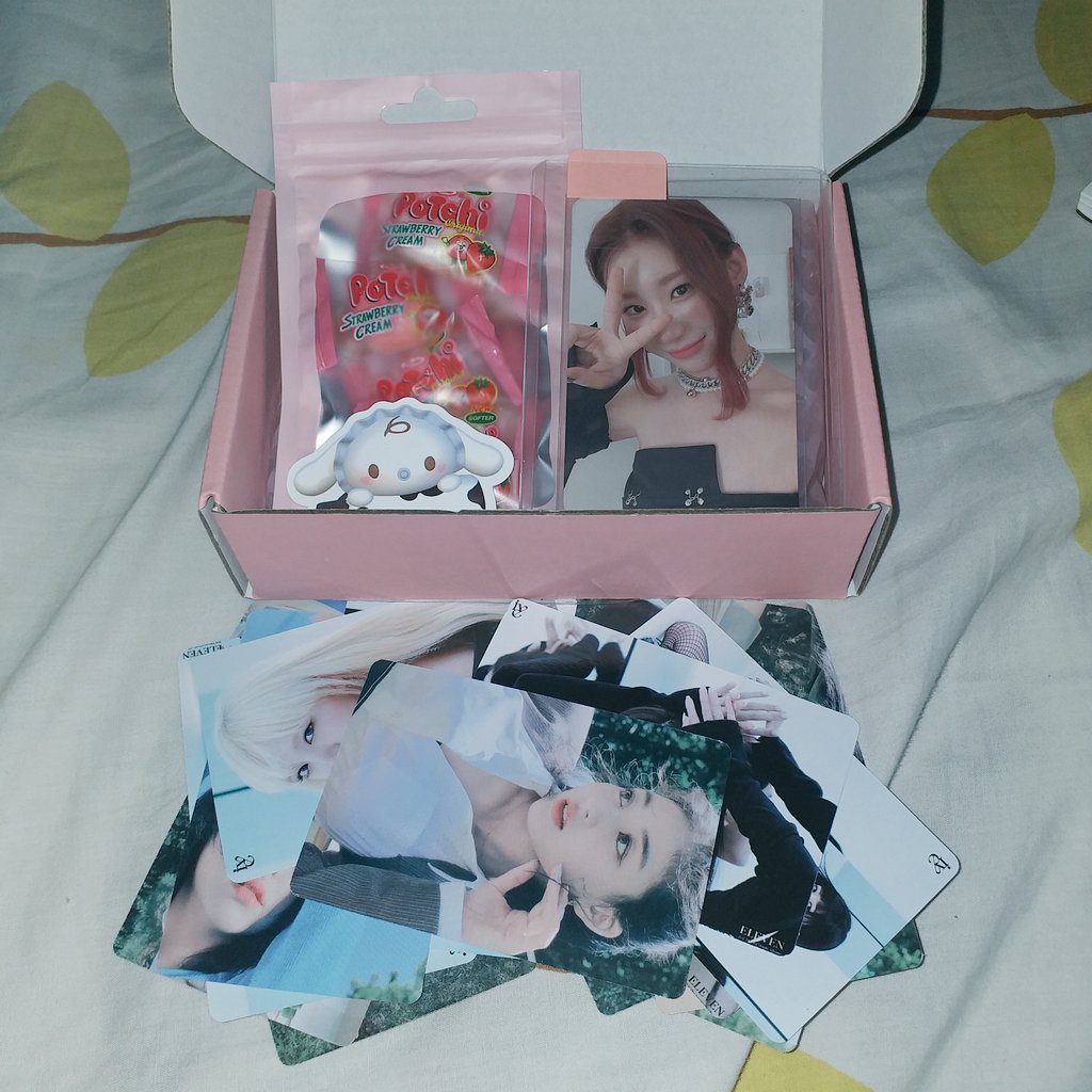 dlmrie's tweet photo. ♡ ; #murrmails
Yeheeey another chaeryeong pc came home today!! That's 3/5 of my chaeri prio pcs 🥰 Thank you so much @enhacolls for letting me adopt chae 🙏 And sa super dami freebies!
— #enhacollsfbs ♡ https://t.co/WZf51lUhUC