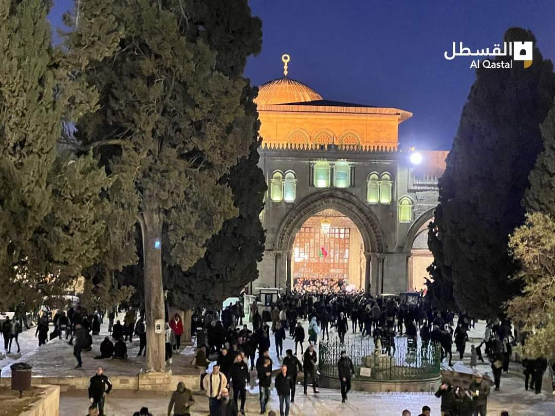 Abdillahonim's tweet photo. Suasana usai sholat Subuh di Masjid Al-Aqsa. Semoga Ramadan nanti Al-Aqsa aman dan damai. Amin https://t.co/v6OCTUUgvC
