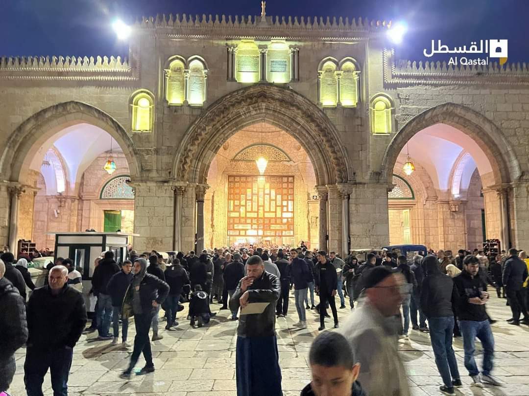 Abdillahonim's tweet photo. Suasana usai sholat Subuh di Masjid Al-Aqsa. Semoga Ramadan nanti Al-Aqsa aman dan damai. Amin https://t.co/v6OCTUUgvC