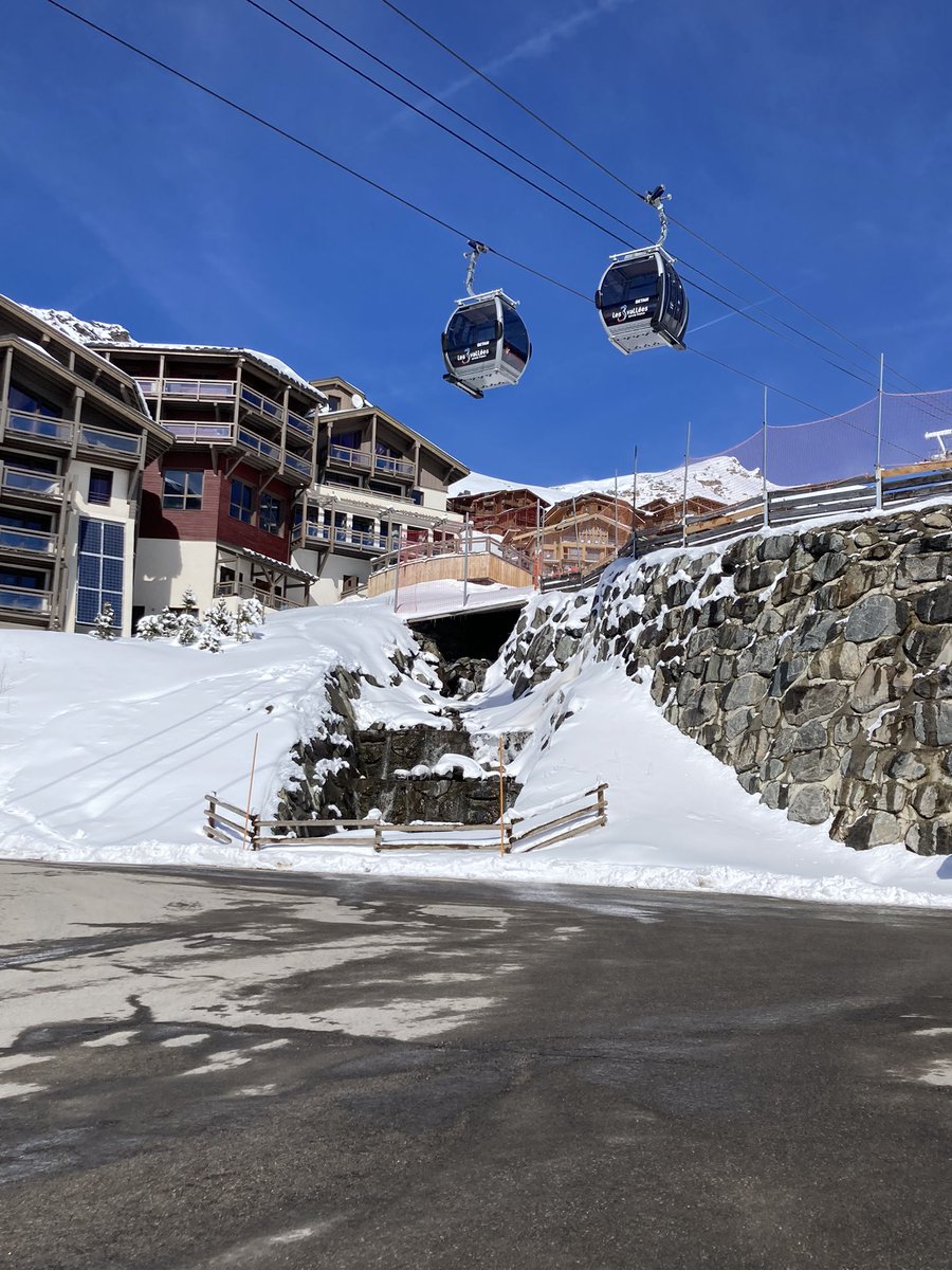 3Vallees_france's tweet photo. Thanks to our #3Vaddicts for today's #PhotosdeFans
📷 @miroslavi79 
📷 @GiuiliLazarte 
📷 @GhislainG51  
#Les3Vallees #InfiniteMountainExperiences https://t.co/eKzl74STMg