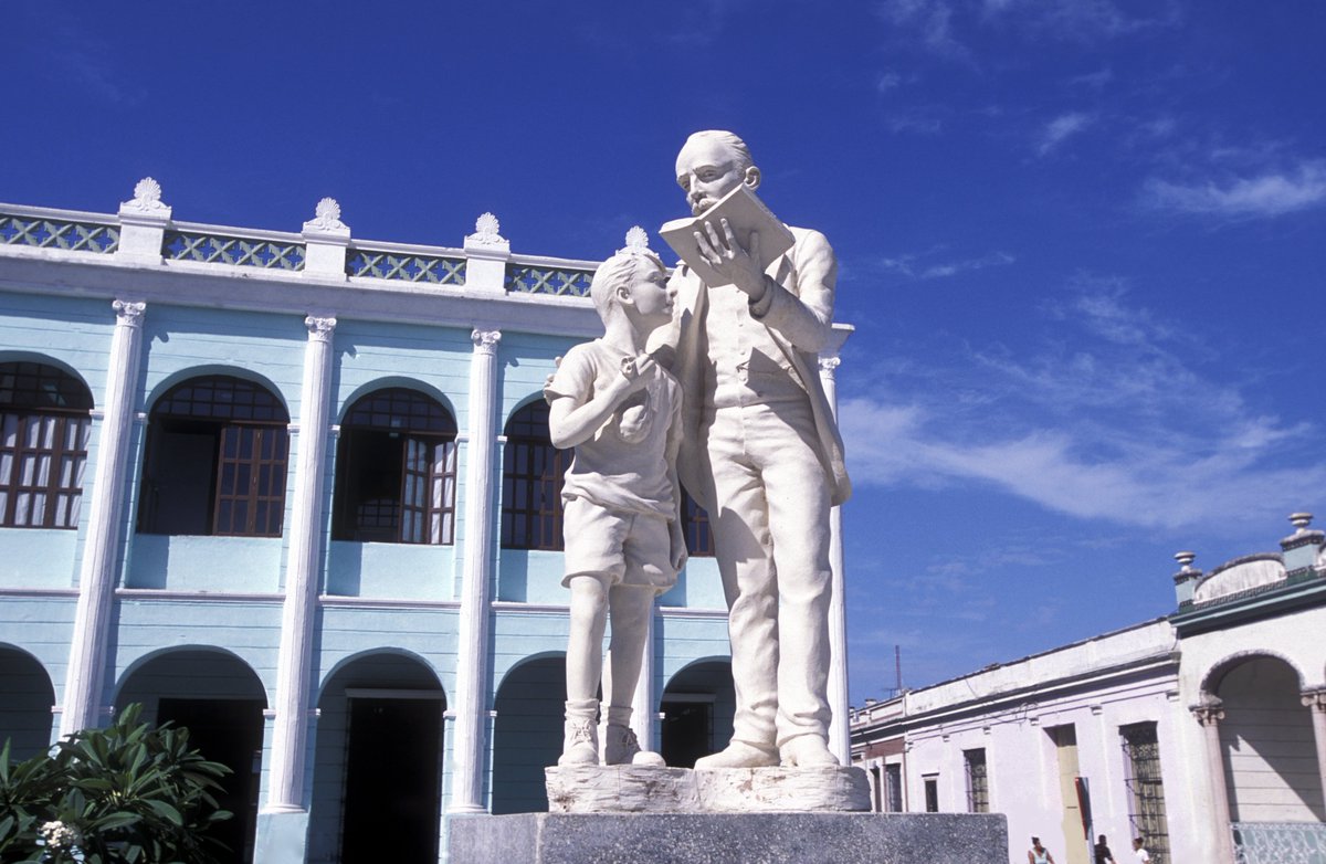 CubaTravelServ's tweet photo. Parque Ignacio Agramonte, Camagüey, one of the most remarkable squares in the city, with marble benches and a statue of Camagüey’s War of Independence hero, Agramonte. 
Stop by at 6 pm to see the ritual of lowering the flag, accompanied by the national anthem playing.
#Cuba https://t.co/HUwcyy4cVJ