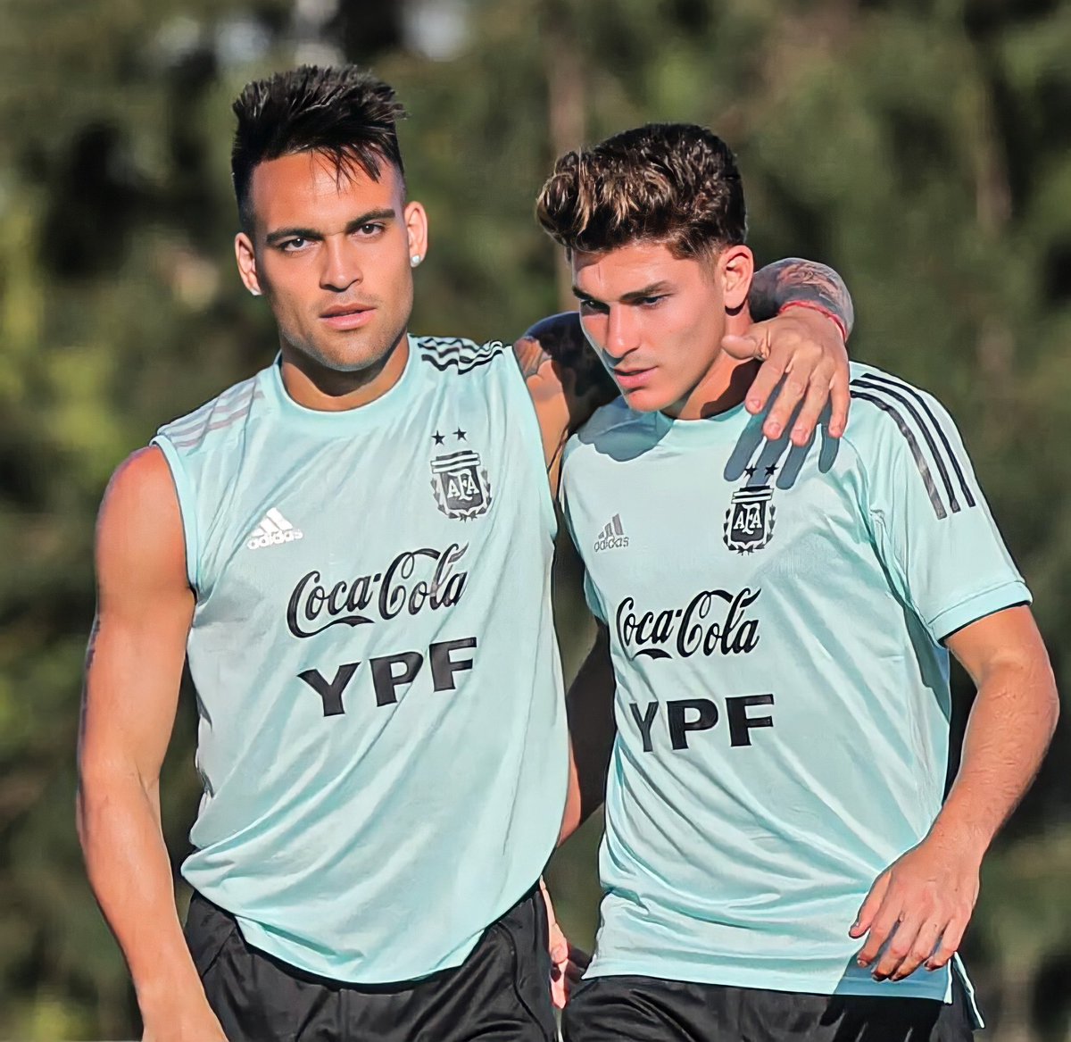 🎙️ Sabatino Durante, football intermediary: “Julián Álvarez was very close to joining #Inter before signing for Manchester City. Everything was ready for the operation, but #Inter decided to bet on the return of Romelu Lukaku.” 

[via <a href="/radiomarte/">Radio Marte</a>]