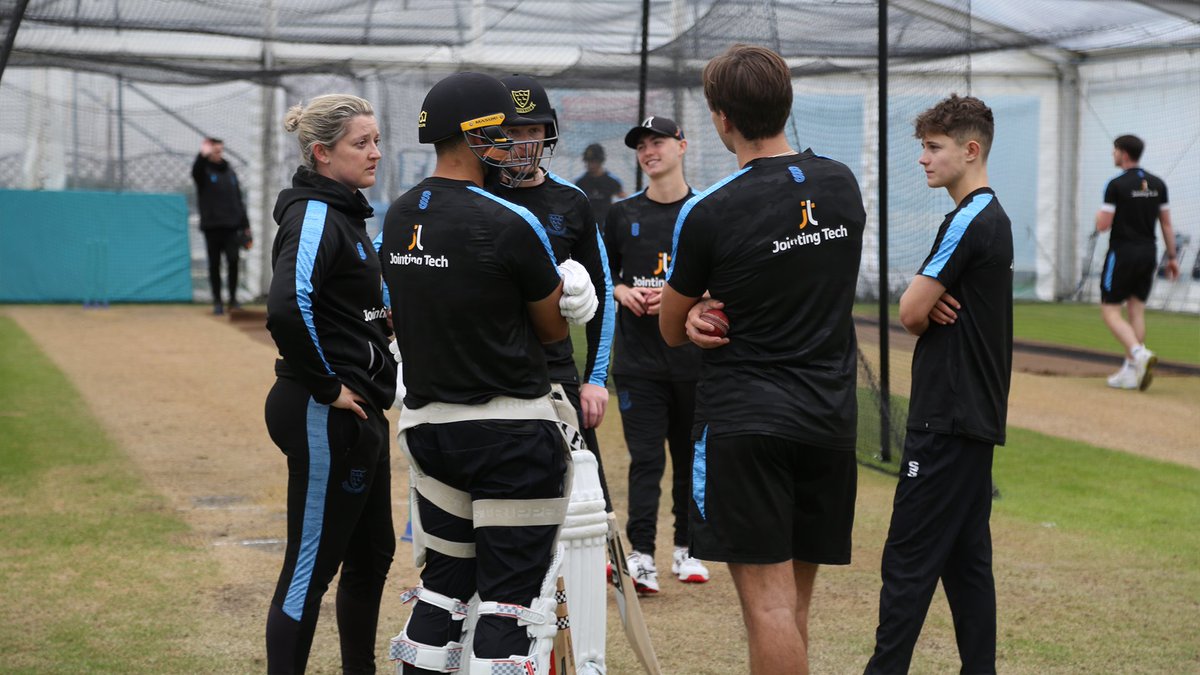 A big thank you to our Grounds Team who have been working hard throughout the winter. 👏

The players have been training in the marquee and out on the ground in recent weeks. 🙌 #GroundsWeek