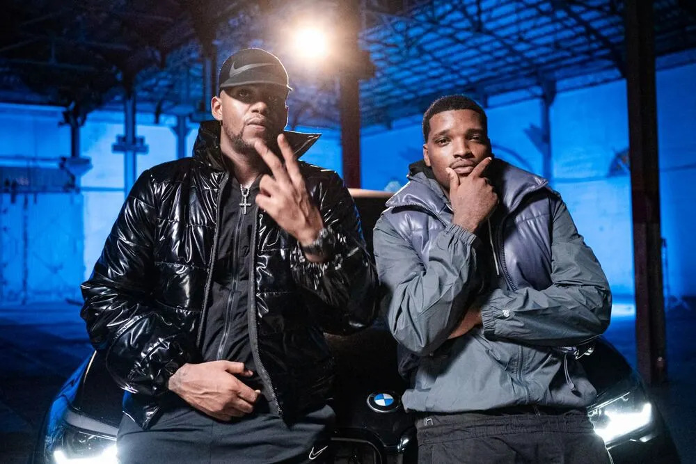 ZonaSuburbana's tweet photo. Blecaute lança novo single em parceria com Big Bllakk, ouça “Galáctico”
#Rap #HipHop #BigBllakk #Blecaute #Galáctico
🔽Matéria completa acesse🔽
https://t.co/bc3JM1B6AU https://t.co/Lrevug35hO