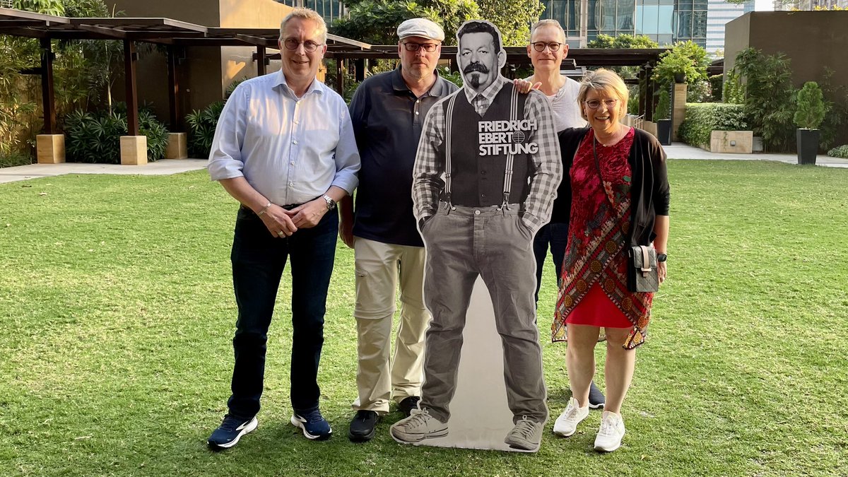 Jürgen Coße 🇩🇪🇪🇺🌹 (@juergencosse) on Twitter photo <a href="/MircoGuenther/">Mirco Günther</a> <a href="/FESonline/">Friedrich-Ebert-Stiftung</a> <a href="/SabineFandrych/">Sabine Fandrych</a> <a href="/GabyKatzmarek/">Gabriele Katzmarek</a> @andreaslarem <a href="/germanyinphl/">Ambassador Andreas Pfaffernoschke</a> <a href="/Huzel_n_bustle/">Vinzenz Huzel</a> <a href="/ArneLietz/">Arne Lietz</a> <a href="/LDurrnagel/">Lukas Dürrnagel</a> <a href="/FESinAsia/">FES Asia</a> <a href="/FESnewsbrief/">FES Connect</a> Danke für die tolle Organisation. <a href="/MircoGuenther/">Mirco Günther</a> <a href="/FESonline/">Friedrich-Ebert-Stiftung</a> <a href="/SabineFandrych/">Sabine Fandrych</a> <a href="/GabyKatzmarek/">Gabriele Katzmarek</a> @andreaslarem <a href="/germanyinphl/">Ambassador Andreas Pfaffernoschke</a> <a href="/Huzel_n_bustle/">Vinzenz Huzel</a> <a href="/ArneLietz/">Arne Lietz</a> <a href="/LDurrnagel/">Lukas Dürrnagel</a> <a href="/FESinAsia/">FES Asia</a> <a href="/FESnewsbrief/">FES Connect</a> Danke für die tolle Organisation.