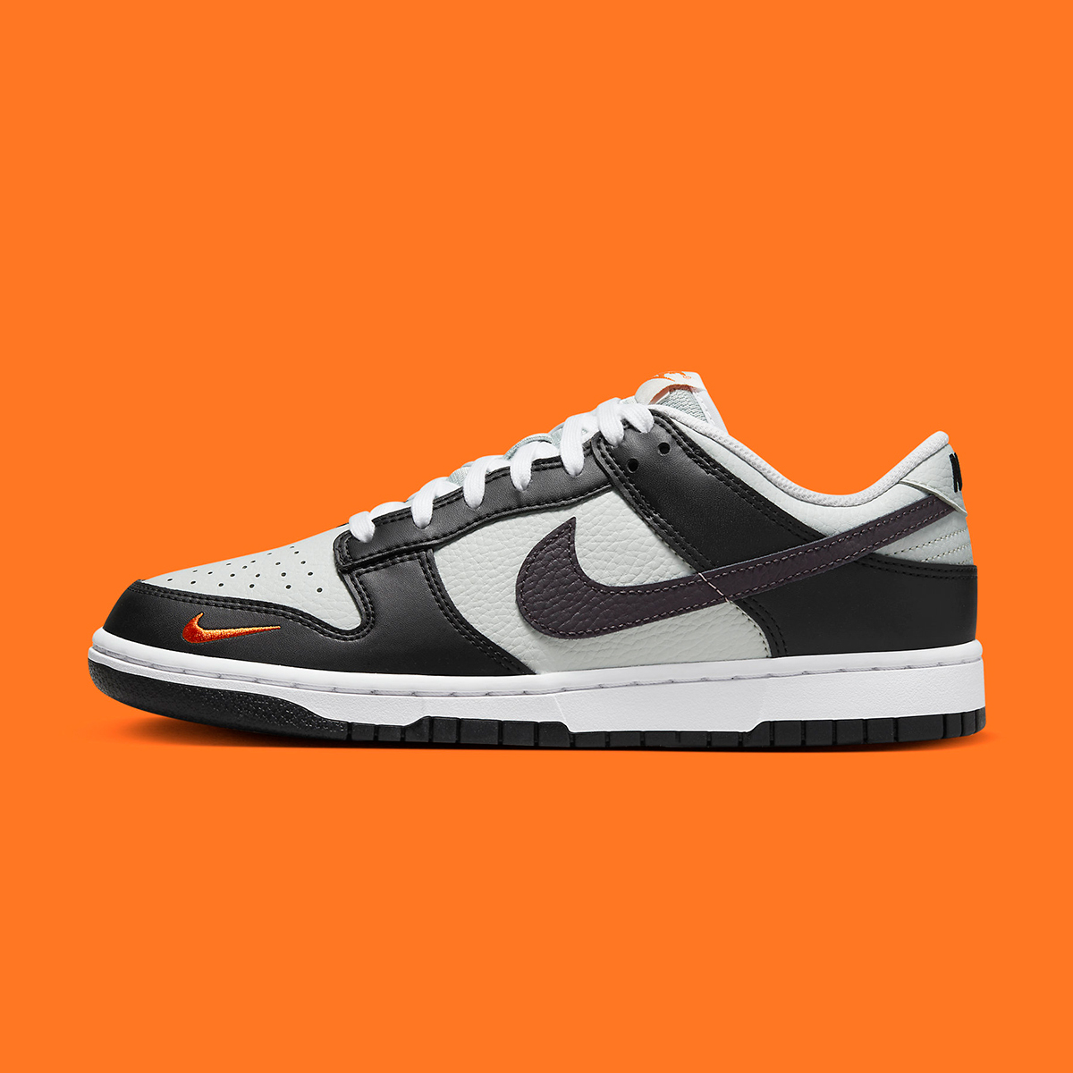 JustFreshKicks's tweet photo. Official Look at the upcoming Nike Dunk Low "Mini Swoosh" 🧡 https://t.co/KO4Id70qcc