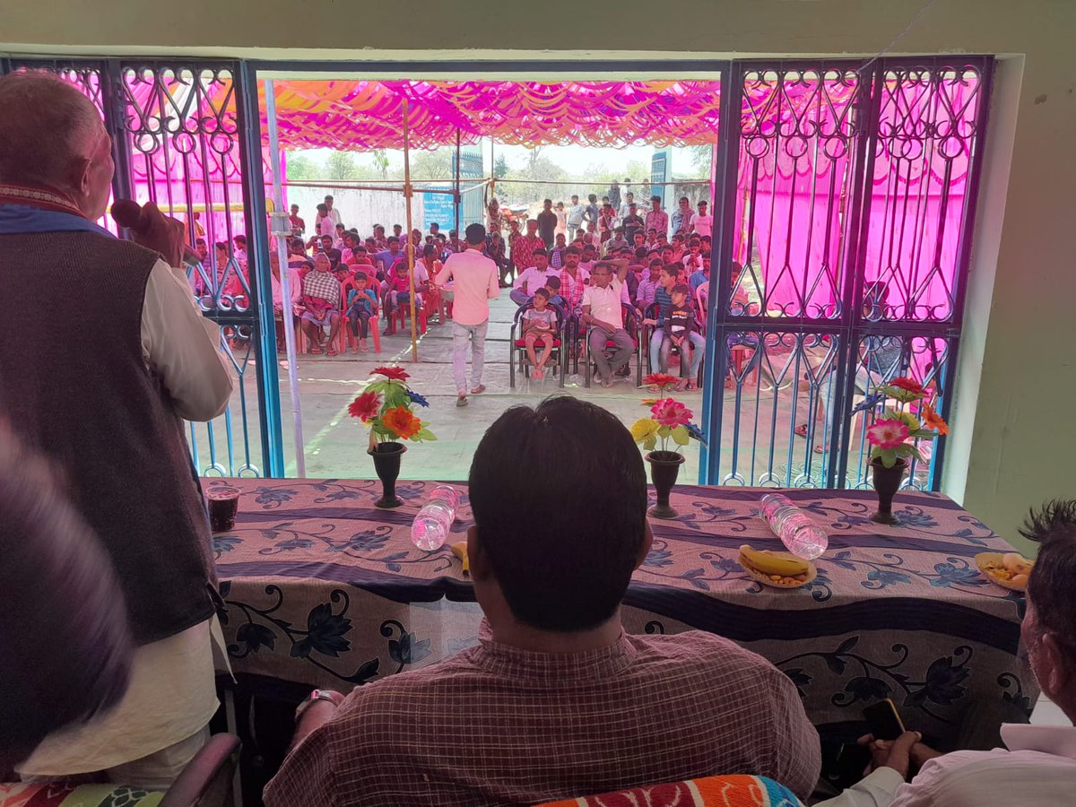 sdpuspendra's tweet photo. Meeting with villagers at Tipiguda. https://t.co/CJYrOM7Ekz