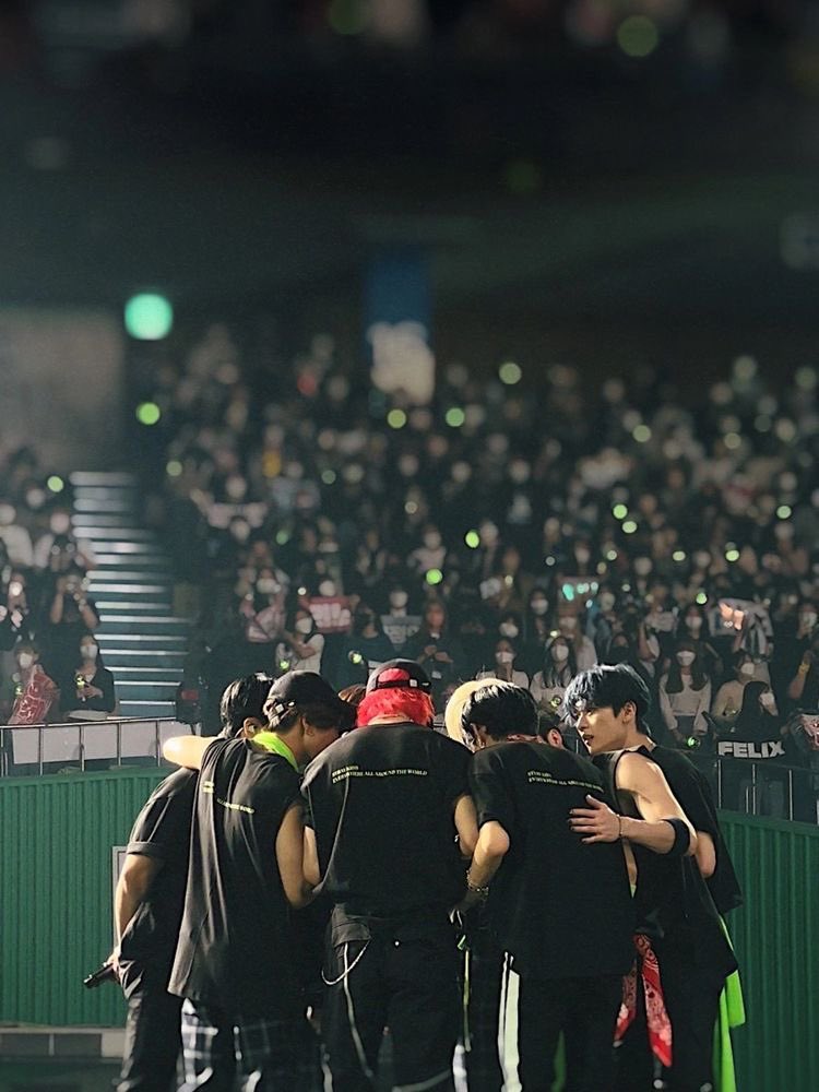 ottottoarere's tweet photo. 5年間歌い続けてくれてありがとう。
スキズにはSTAYが付いているので安心してスキズの心のままに "STEP OUT" してください！
STAYはスキズを照らし続けます🌟🪄
#나침반이_가리킨_스키즈_5주년
#OurNeverEndingSKZ 
#StrayKids5thAnniversary 
@Stray_Kids #StrayKids https://t.co/2u9Tv1PkHY
