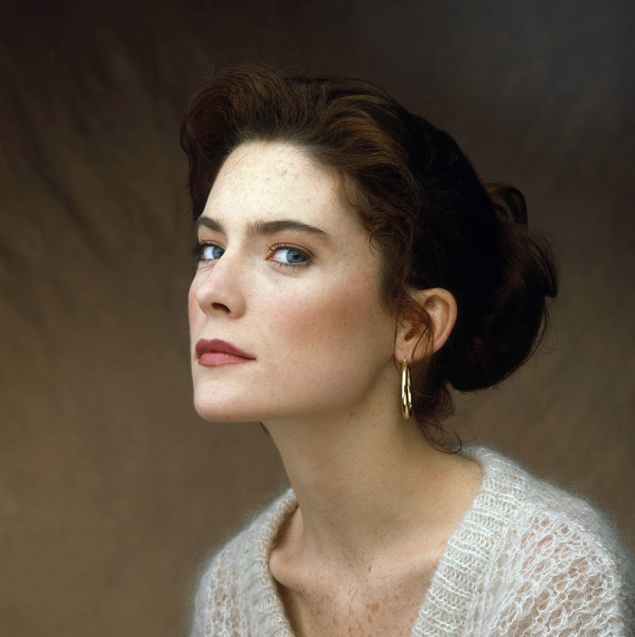 Happy Birthday wishes to Lara Flynn Boyle 
