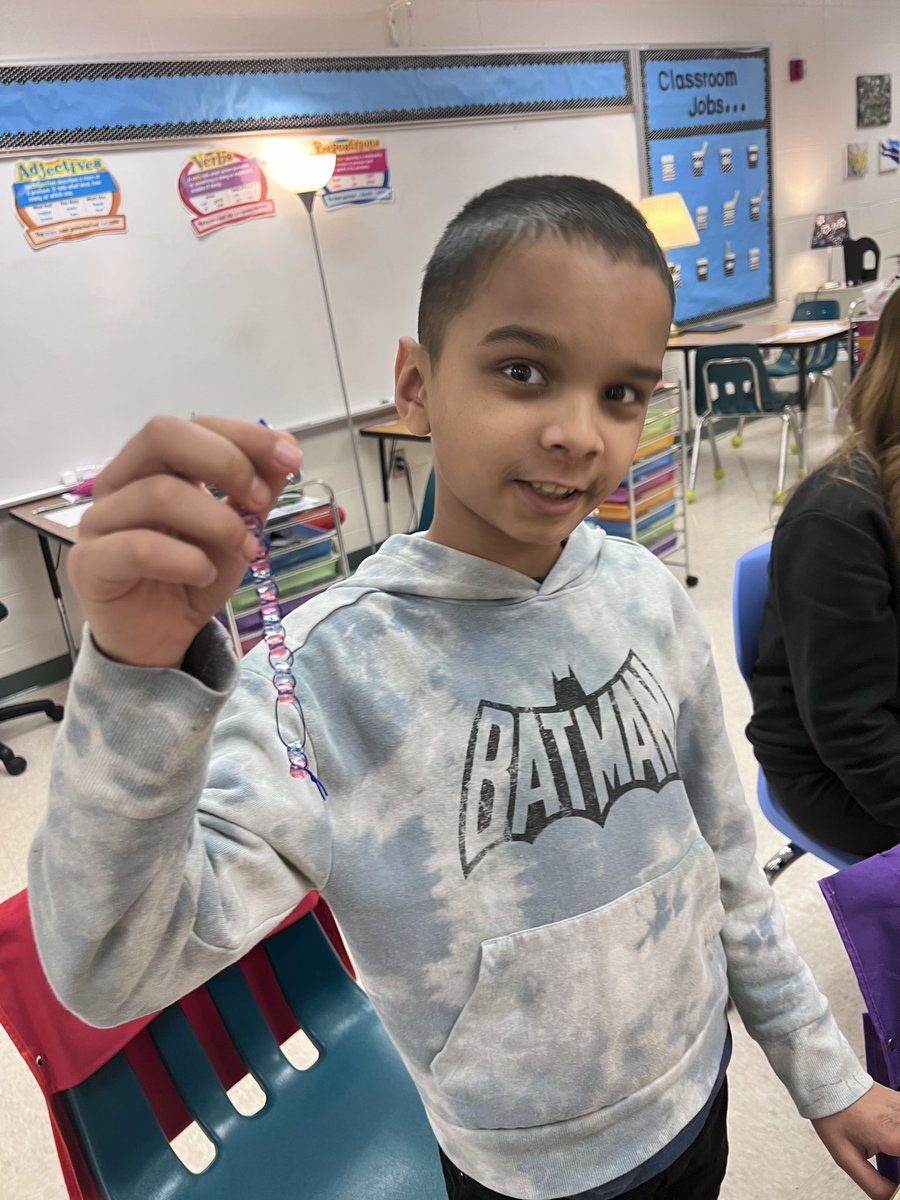 Today we made sliding fidgets with Mrs. Tonkin during group. We love when <a href="/LauraTonkin/">Laura Tonkin (she/her)</a> comes to spend time with us! 💚