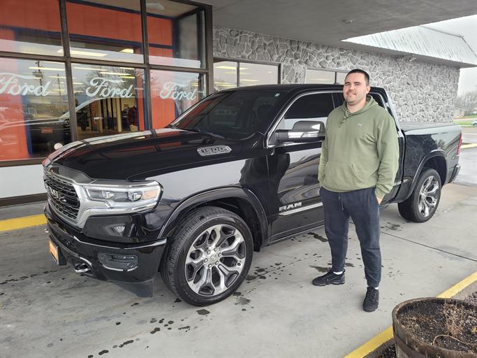 AutoPlazaFordSt's tweet photo. Congratulations Dalton! #PettusFordSteGenevieve #MyNewRide https://t.co/izkte2ZM2a