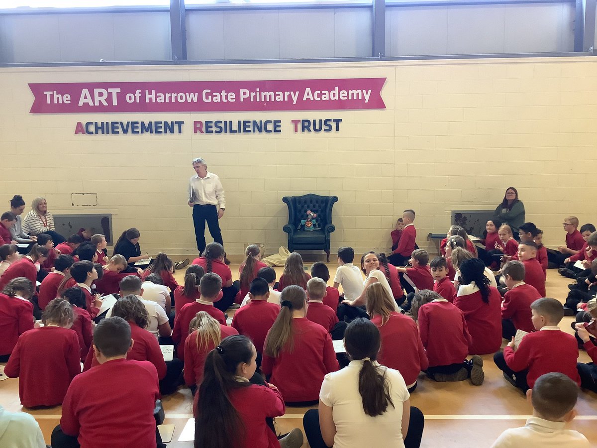HGPAMrsW's tweet photo. What a fantastic afternoon with Richard, we loved listening to you and hearing all about how to write stories 📕 @clpe1 @therroneill https://t.co/C9hAC5eFh8