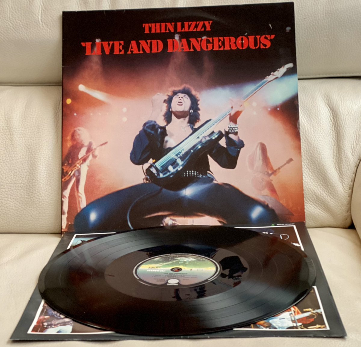 #NowPlaying #ThinLizzy #LiveandDangerous 🎸👌🎸
