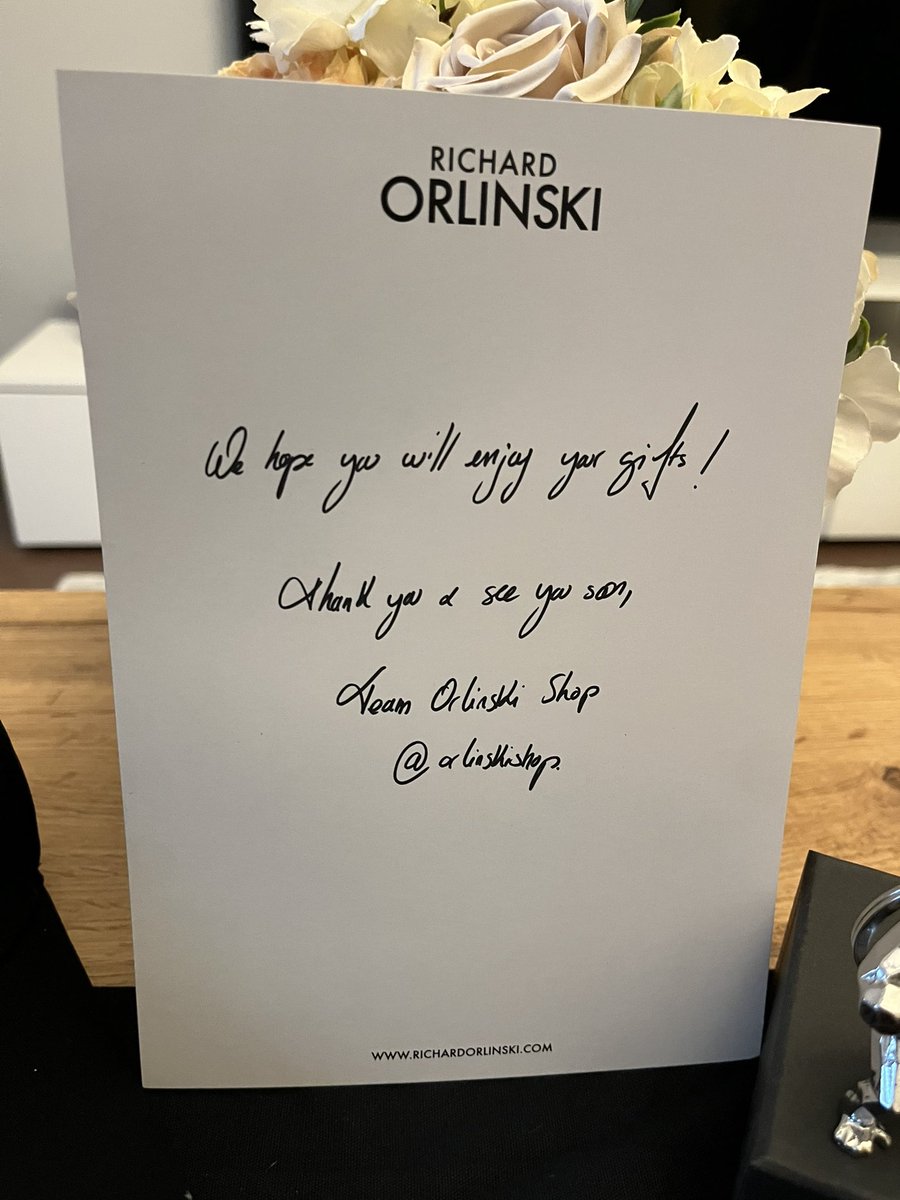 Wow 🤩 My gifts 🎁 has arrived 😍 thank you <a href="/RichardOrlinski/">Richard Orlinski</a> and <a href="/UtopiaAvatars/">Utopia Avatars</a> for this amazing surprise 🎉🎉🎉 #NFTcommunity this happens wen Web2 works together with Web3 🔥🔥🔥