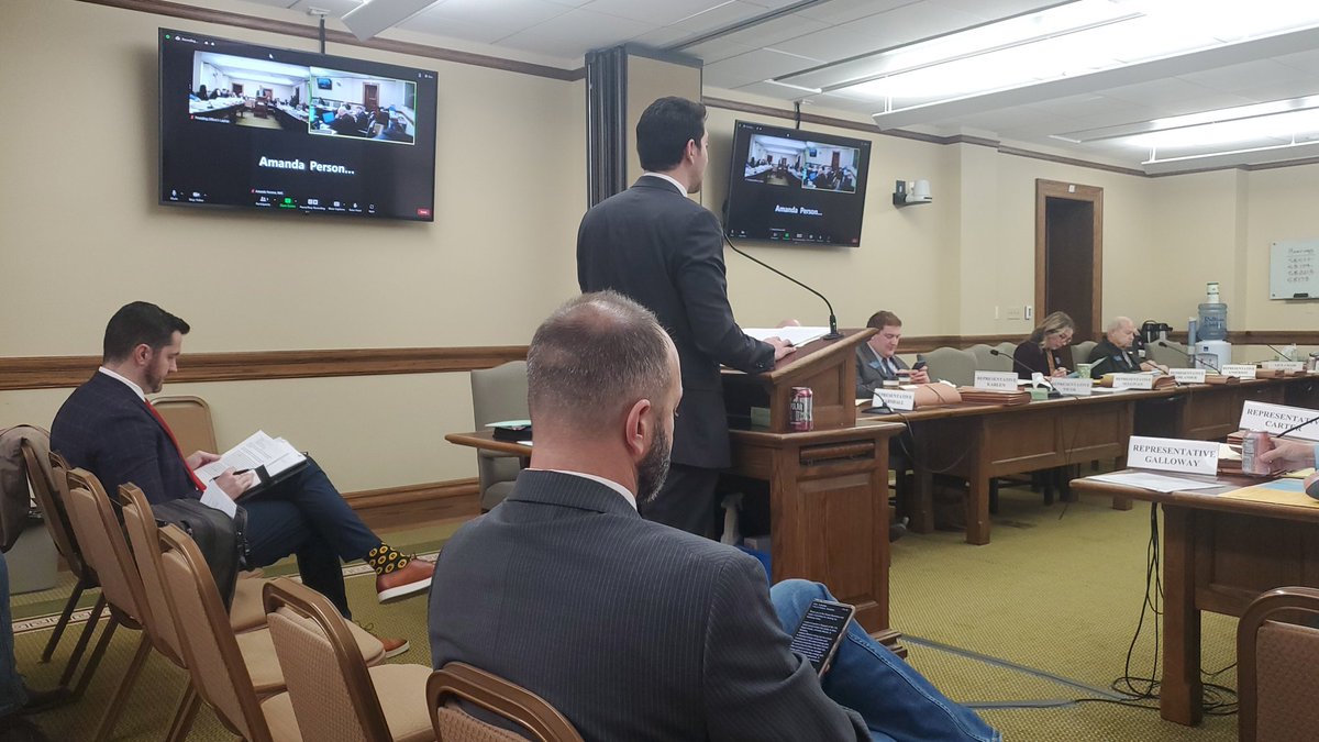 Cburner27's tweet photo. Montana Bitcoin Mining Senate Hearing - #btc ers showing up! Thank you @Dennis_Porter_ , @Satoshiactionfund @schulzzy @406Bitcoin and Senator Daniel Zolnikov ! https://t.co/ODxThFZVAz