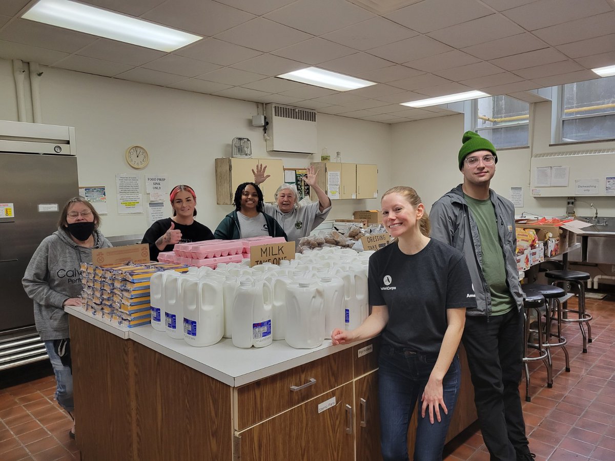 nwlansing's tweet photo. NWI volunteers distributed hundreds of pounds of free food for Lansing community!

Northwest Initiative (NWI) wants to thank our volunteers for dedicating their time to serve with us for our free food distribution on March 23rd! https://t.co/RvUbKpbKNH
