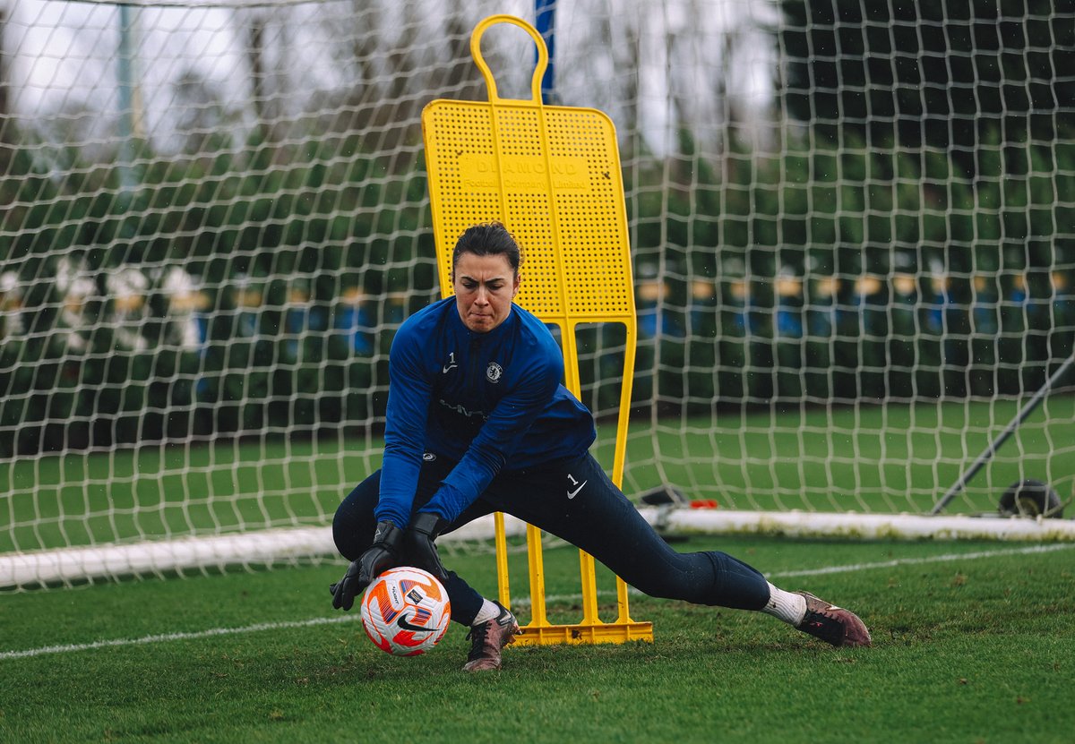 ChelseaFCW's tweet photo. Keeper content! 🧤 https://t.co/3K4JXFlfto