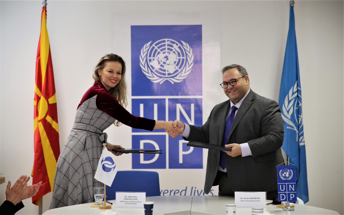 New public-private partnership to accelerate the transition to renewable #energy☀️

Through the <a href="/JointSDGFund/">Joint SDG Fund 🇺🇳</a> programme, <a href="/UNDP/">UN Development</a> &amp; <a href="/EBRD/">The EBRD</a> will enable access to #greenfinance to fight against greenhouse gas emissions in North Macedonia 🇲🇰 

jointsdgfund.org/article/undp-n… <a href="/UNmigration/">IOM - UN Migration 🇺🇳</a> <a href="/UNECE/">UNECE</a>