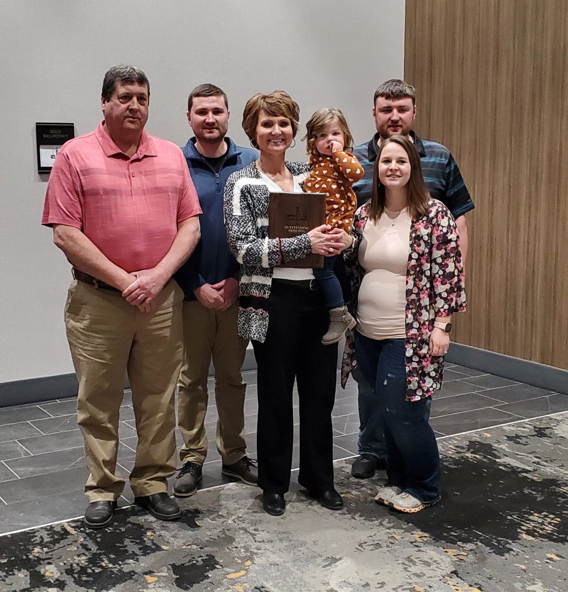 paulsheffield's tweet photo. Congrats Laura for earning the NRCSA Outstanding Principal Award! Woo hoo! #emwolves https://t.co/Ptvv5VZN64