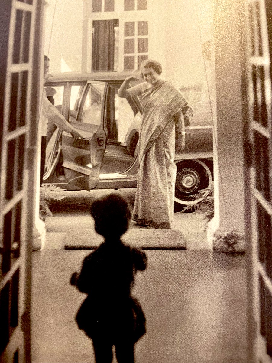 rachitseth's tweet photo. Smt. Indira Gandhi showing 💪 sign to little #RahulGandhi before heading to the PMO | 1972 https://t.co/xx1FQNLe0T