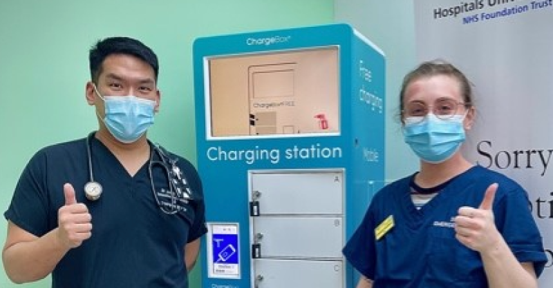 ChargeBox's tweet photo. Helping patients keep their phones charged has become essential in hospitals. Watch here why Barts NHS chose ChargeBox's Fast Charge free-to-use solutions. Could we help your hospital? https://t.co/VR1bmAo6Xx #NHS #health #healthcare #nurses #doctors