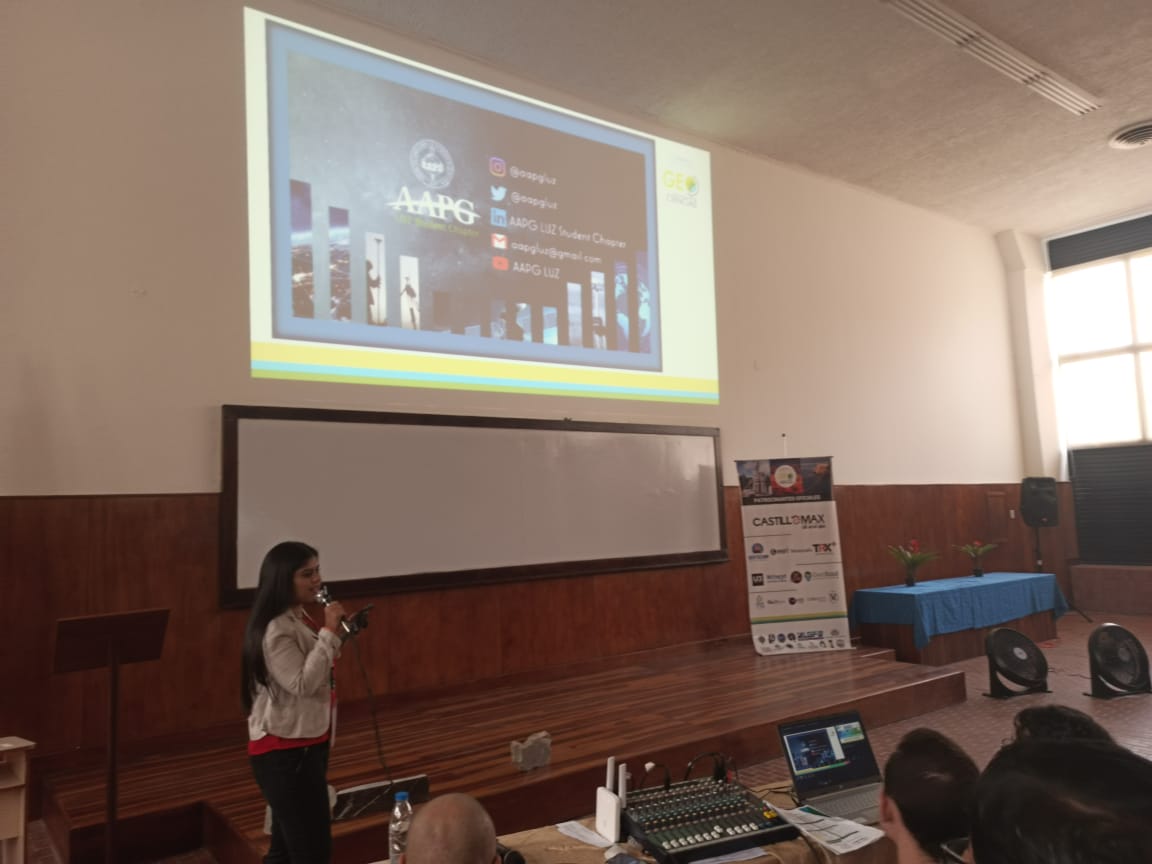 aapgluz's tweet photo. La Vicepresidenta de la AAPG LUZ y estudiante de Ingeniería Geodésica Maria V. Páez (@96mvpg96) presentó en el II Congreso Venezolano de Geociencias (@CVGeociencias23) el artículo "Geodesia Modernas: Actuales técnicas y sus Aplicaciones en Venezuela" @FingLUZ @ingeoluz https://t.co/1T6T2DJdQ2
