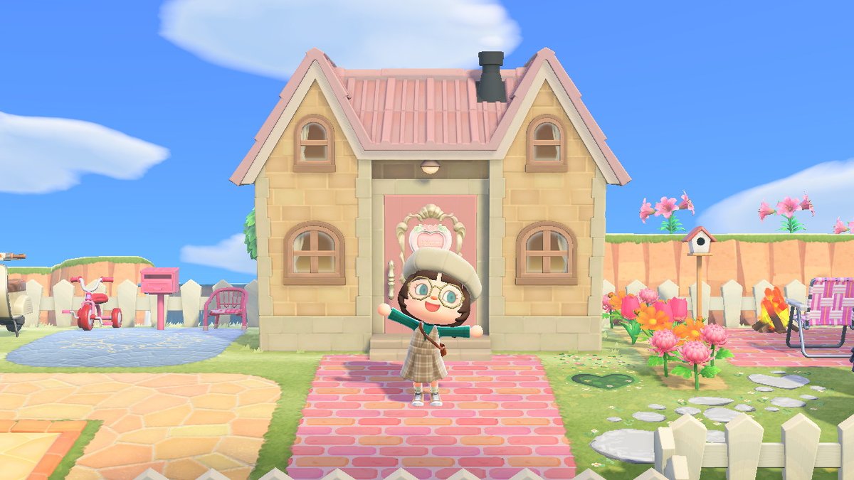 my cute lil house !!