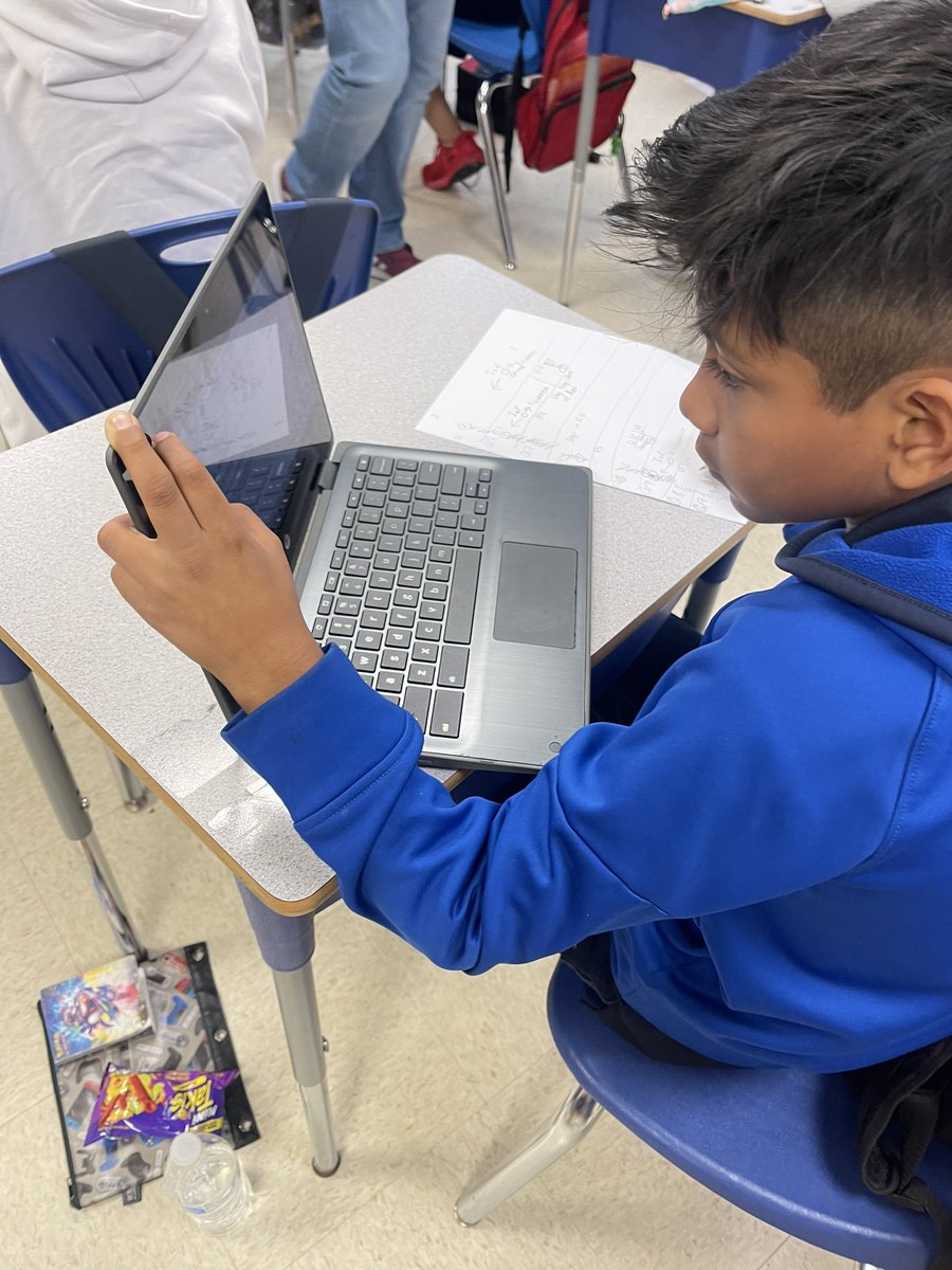 Angela Villarreal tweet media