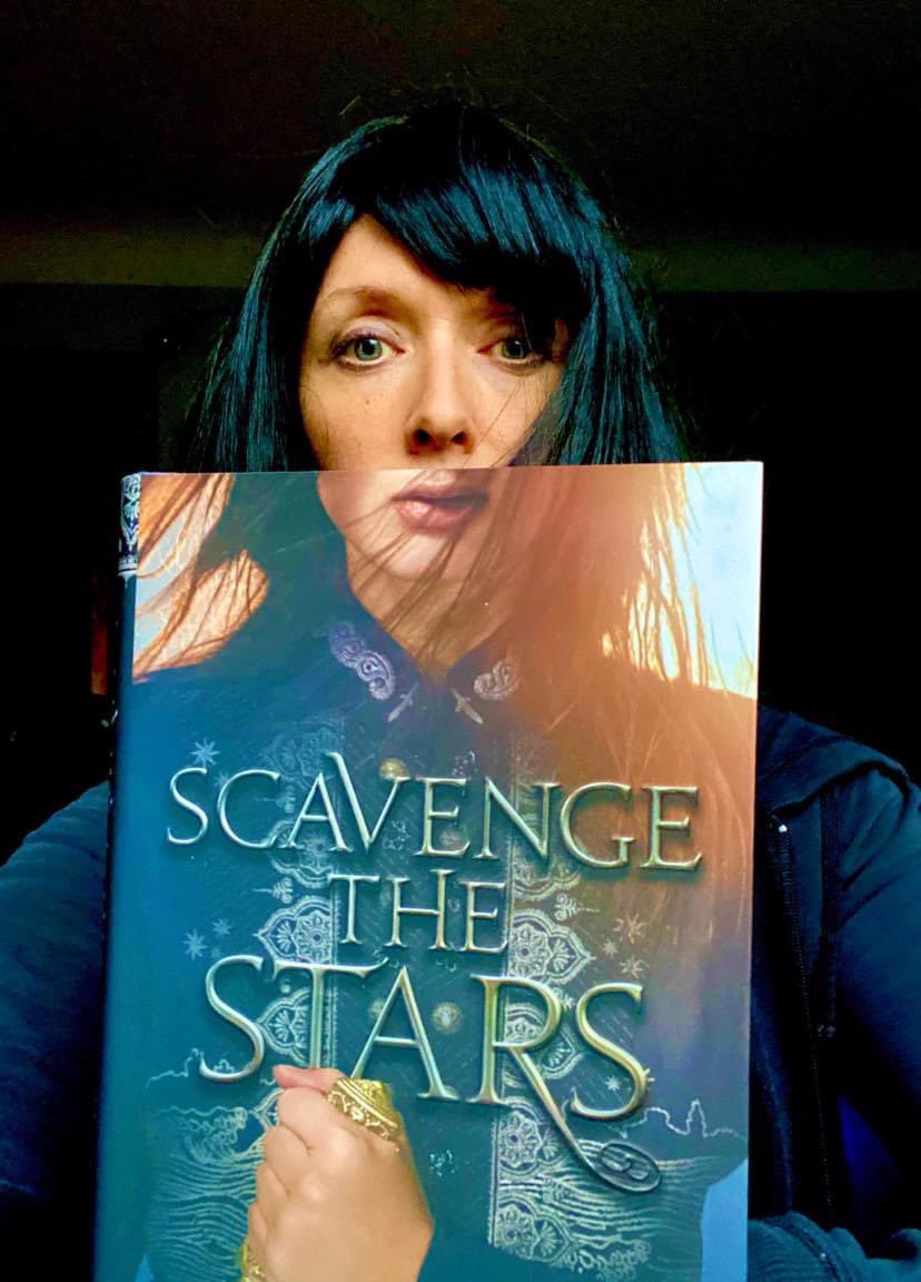 book_jenn's tweet photo. Sept. 4th, 2020.
Wigs, swords and YA!
.
.
#bookface #bookfacefriday #bookfacechallenge https://t.co/Xuo296796K