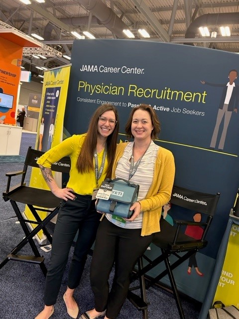 JAMACareerCtr's tweet image. Congrats to Caroline Hickerson, CPRP (pictured with Samantha Bauer)! Caroline was the winner of our Yeti Cooler booth prize! Thank you to everyone who stopped by our booth at #AAPPR2023! @JAMANetworkHSR