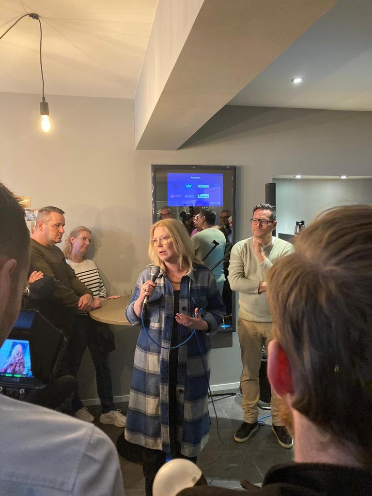 Het Credohuis in Kerkrade is nu officieel geopend! Mogelijk gemaakt door zoveel partners: Bedrijven, vrijwilligers, overheden, maar vooral door het team van het huis, dat zich dagelijks inzet om jonge mensen een geborgen thuis te bieden. <a href="/limburg/">Provincie Limburg</a> credohuis.com/parkstad/