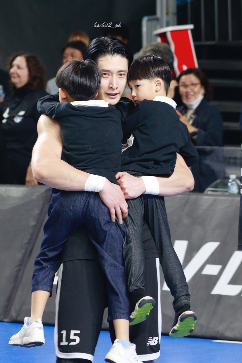 hachi12_ph's tweet photo. 아버지들 파이팅!!!! https://t.co/VBByagPF3U