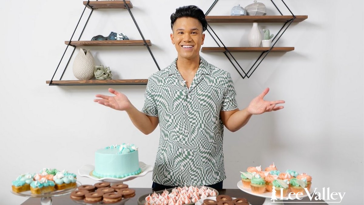 Colin Asuncion (@colinasuncion) on Twitter photo Loved working with my newest partner <a href="/LeeValleyTools/">Lee Valley Tools</a> on this fun piping tutorial. Watch the full video: youtu.be/r89s5itncQI Happy baking, babes! #tutorial #tutorialvideo #baking #LeeValley Loved working with my newest partner <a href="/LeeValleyTools/">Lee Valley Tools</a> on this fun piping tutorial. Watch the full video: youtu.be/r89s5itncQI Happy baking, babes! #tutorial #tutorialvideo #baking #LeeValley