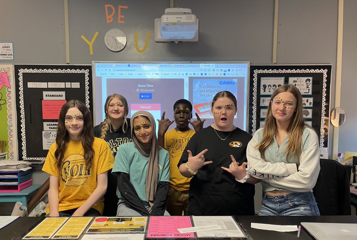 ChelseaJacobs23's tweet photo. 💛🐝🖤 #fmsteach https://t.co/Jc2mLZOI0d