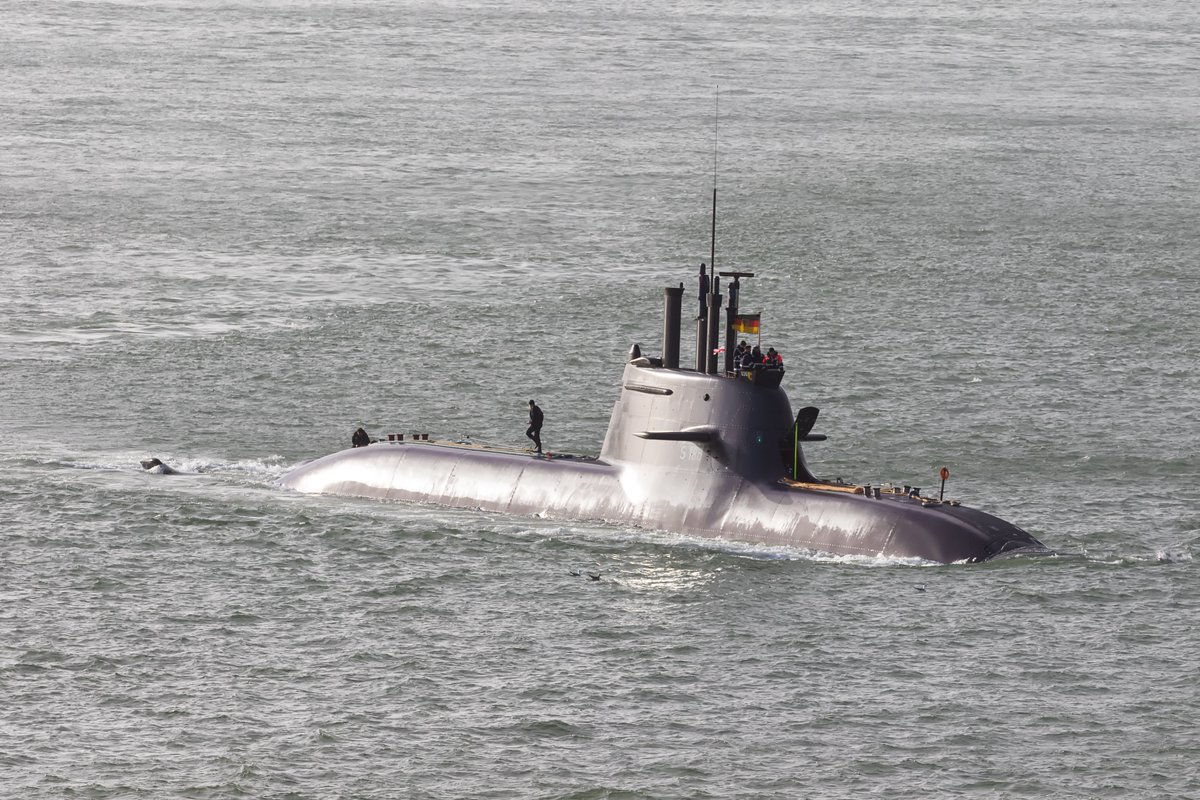 AllanWarships's tweet image. Having missed her arrival last week, I wasn't missing this mornings return to @HMNBDevonport, in for the weekend after playing the hunter &amp;amp; hunted is German Navy @deutschemarine's  incredible #Type212A Submarine #U36 #S186