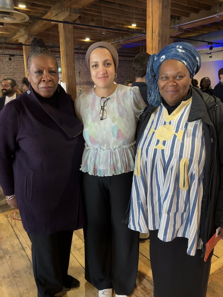 Two women whose wisdom and guidance I always carry close to my heart <a href="/YvonneField10/">Yvonne Field</a> and <a href="/IndigenousKnow/">Community Centred</a> ❤️❤️❤️ plus my forever fav @HassanEVawda in the background