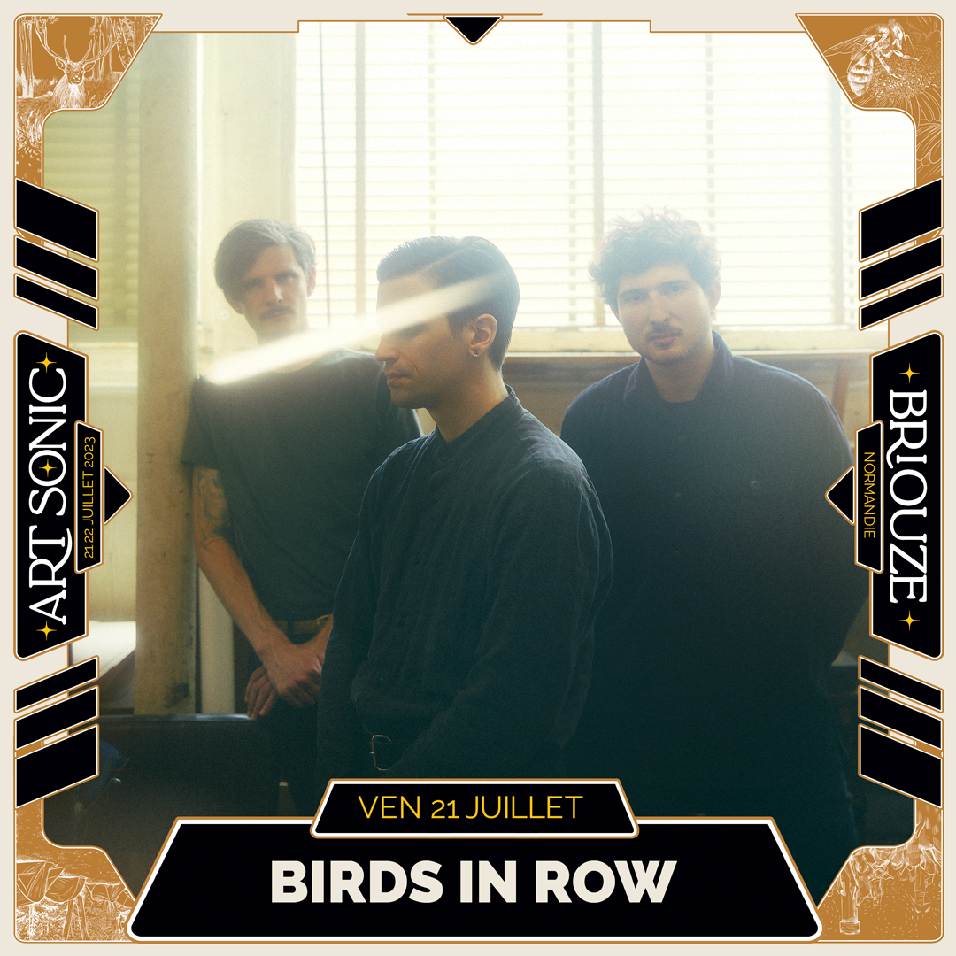 ArtSonicFest's tweet photo. 🌷 Toujours imprévisibles, les titres de @wearebirdsinrow sont furieux et hypnotiques à souhait. Avec près de 1000 dates au compteur, le trio lavallois est devenu une icône punk hardcore à l'international. From Laval to the world : le live sera impitoyable.
🎟️ Billetterie en bio! https://t.co/IZitW87hp7