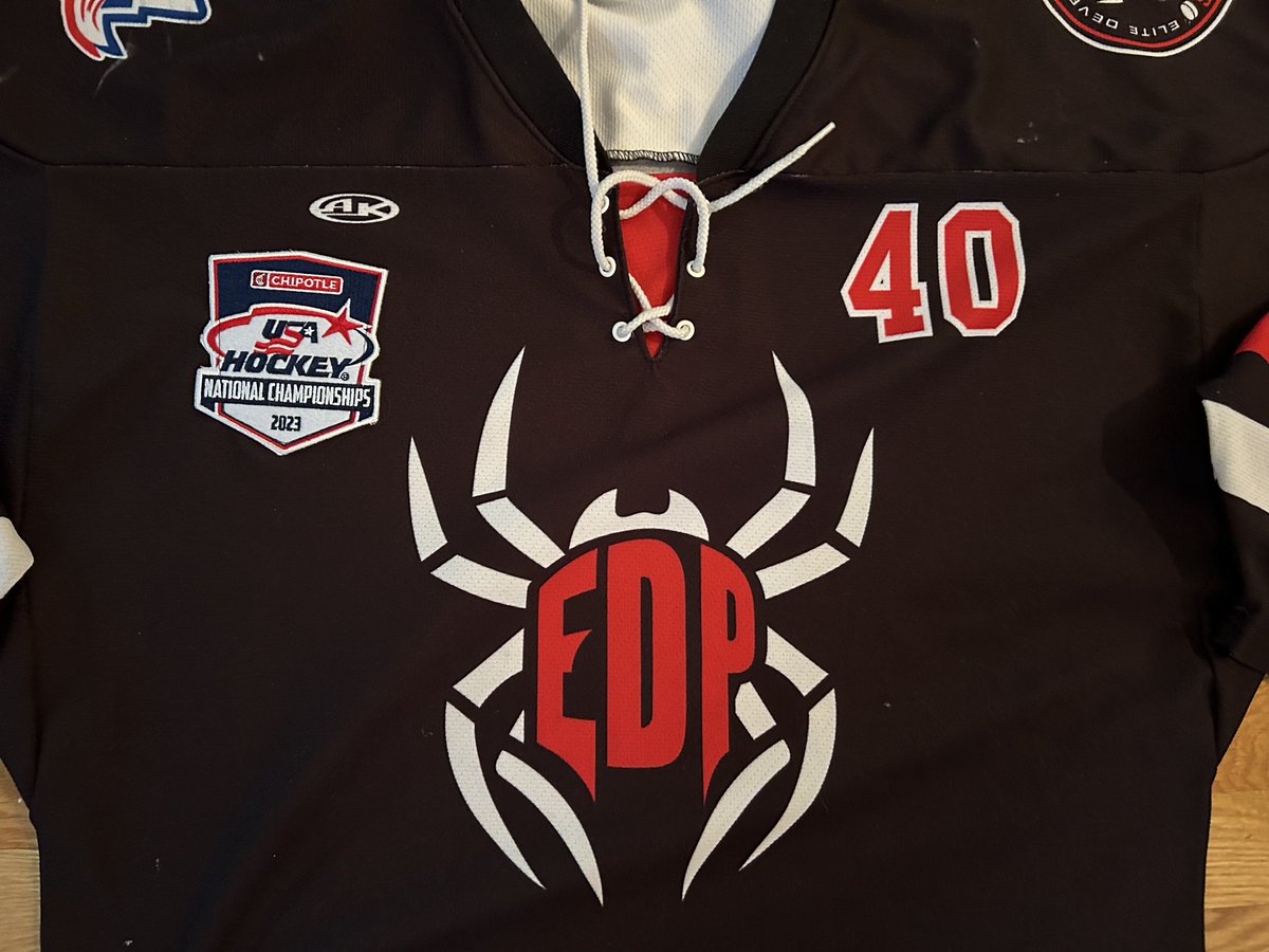 CDLBelfryHockey's tweet photo. @MidAmHockey Ohio State Championship patches arrived and have been sewn onto the @EdpHockey jerseys. Nattys start next week! #skillsthatseparate #relentless #whosnext @belfryhockey @JLGP34 https://t.co/XWHWWn5mI1