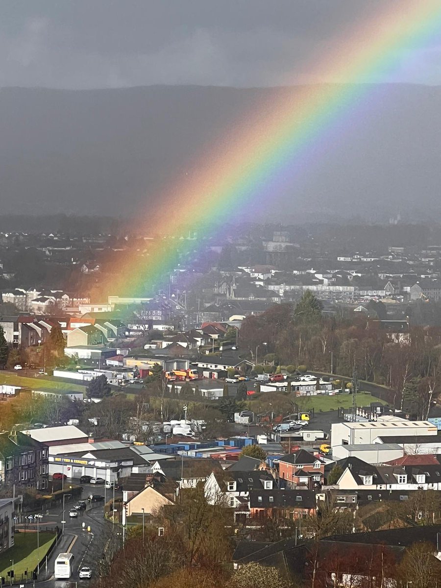 1manandhistent's tweet photo. Glasgow rainbows @bbcweather https://t.co/V5rIIr4EoR