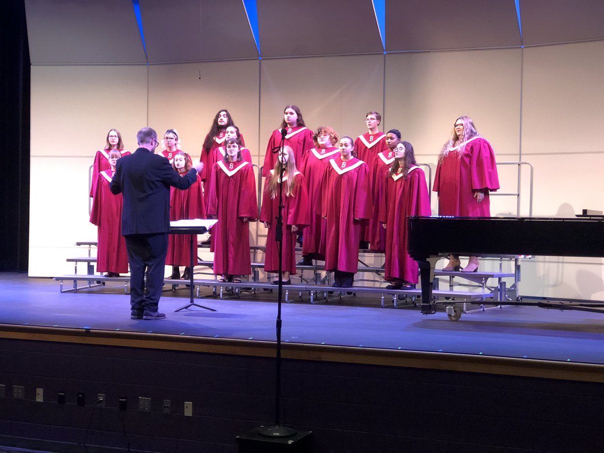 techtimetony's tweet photo. The Joyful Music Fills the Air when @RailroaderMusic Choir rounds out our #FCPSAdjudication! @FCPS_SVPA @FCPSMaryland @FCPSCurriculum #WeAreVPA  @BerryFCPS https://t.co/qgv4p7OC1n