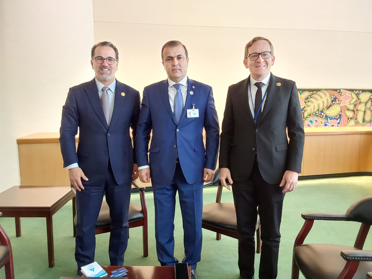 erwinronquillo's tweet image. #NewYork 📍Nos reunimos con Sulton Rahimzoda (Enviado Especial del Pdte. de la República de Tajikistan), para intercambiar experiencias en materia de ambiente y lucha contra la desnutrición crónica infantil para lograr una futura cooperación internacional.

#UNWater2023Conference