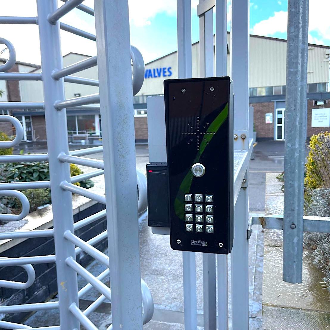 GatesLivewire's tweet image. Security doors with intercom access control, entry and exit control  | Livewire Garage Door, Electric Gate, and Awning Specialist.

| Established 20 Years in Darlington | 🔐💪 #securitygate #commercialgate #darlington | Learn more and reachout livewiregates.co.uk/parking-barrie…
