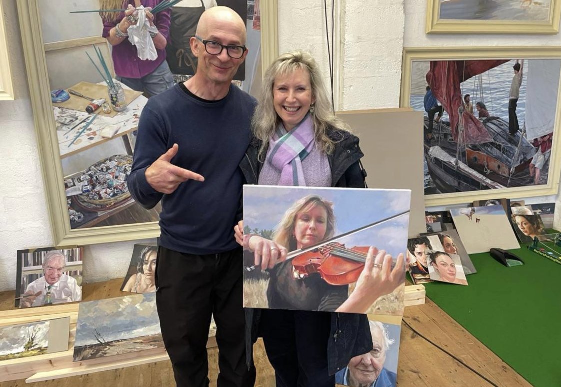 SueAstonMusic's tweet photo. I was so amazed to have my portrait painted! I’m so pleased with it! Tim Hall is such an incredibly talented artist
Sue xx
#portrait #portraitoftheyear #timhall #cornwall #cornishartist #sueaston #violinist #violin #weddingviolinst #cornishlife # https://t.co/dy7w8wfAkM