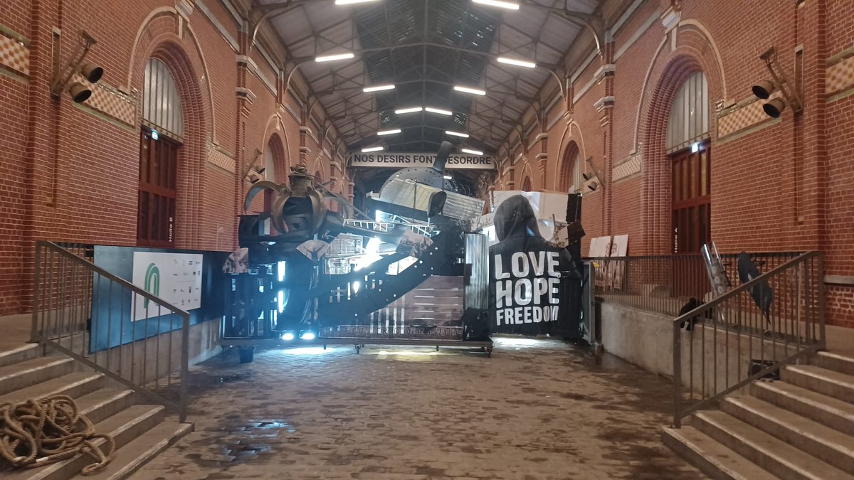 LefebvreFred59's tweet photo. La nouvelle saison à @laCPublique, c'est aussi la découverte du travail de Filipe Vilas-Boas. Autour d'une sélection d'œuvres, les jeunes du #labo148 ont installé un espace de débat et de la contestation. Un espace amené à évoluer avec la future édition d'@URBX_Festival. https://t.co/n2Gbiqn3SB