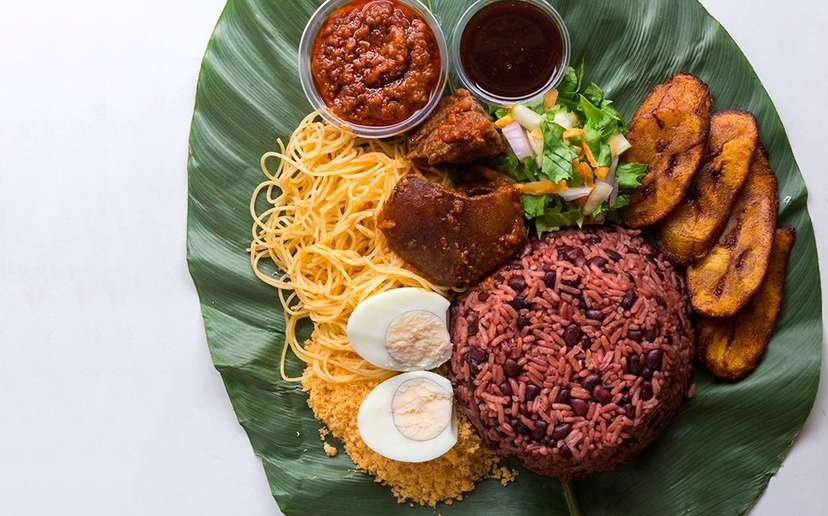 Symply___peace's tweet photo. A staple dish in Ghana that has been passed down through generations. It's not just a meal, it's a celebration of African culture and tradition. The combination of rice and beans creates a delicious and satisfying meal that is enjoyed across the country.

Ghana's Waakaye 🇬🇭 https://t.co/8hV5lR18wX